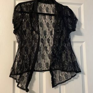XL Daisy Fuentes black sheer short sleeve lace shirt